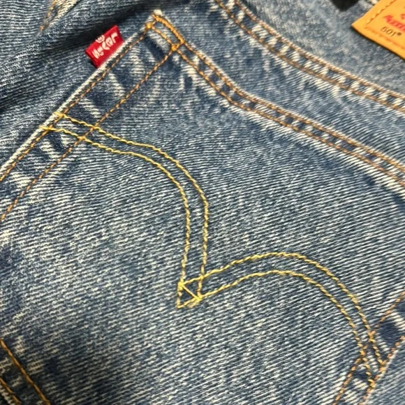 Levi's Classic Blue 501 Jeans - Picture 4 of 5